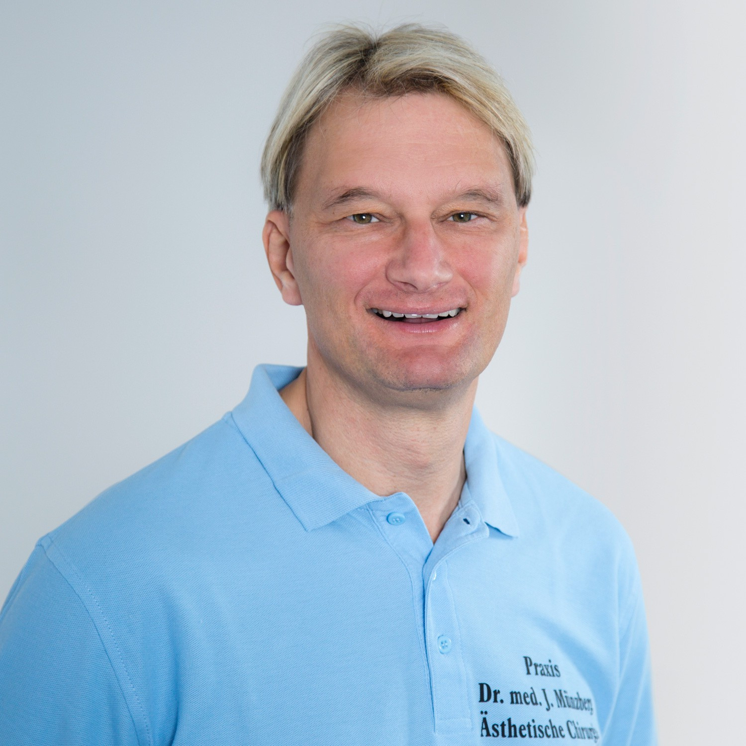 Dr. M�nzberg Facharzt f�r Plastische und �sthetische Chirurgie